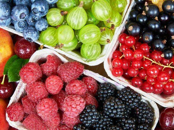 Wiosenne owoce – jakie warto jeść i dlaczego są tak zdrowe?